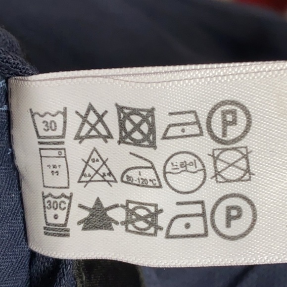 NWT. Massimo Dutti Cotton Navy Blue Bermuda Shorts. Size 30. - Picture 9 of 9